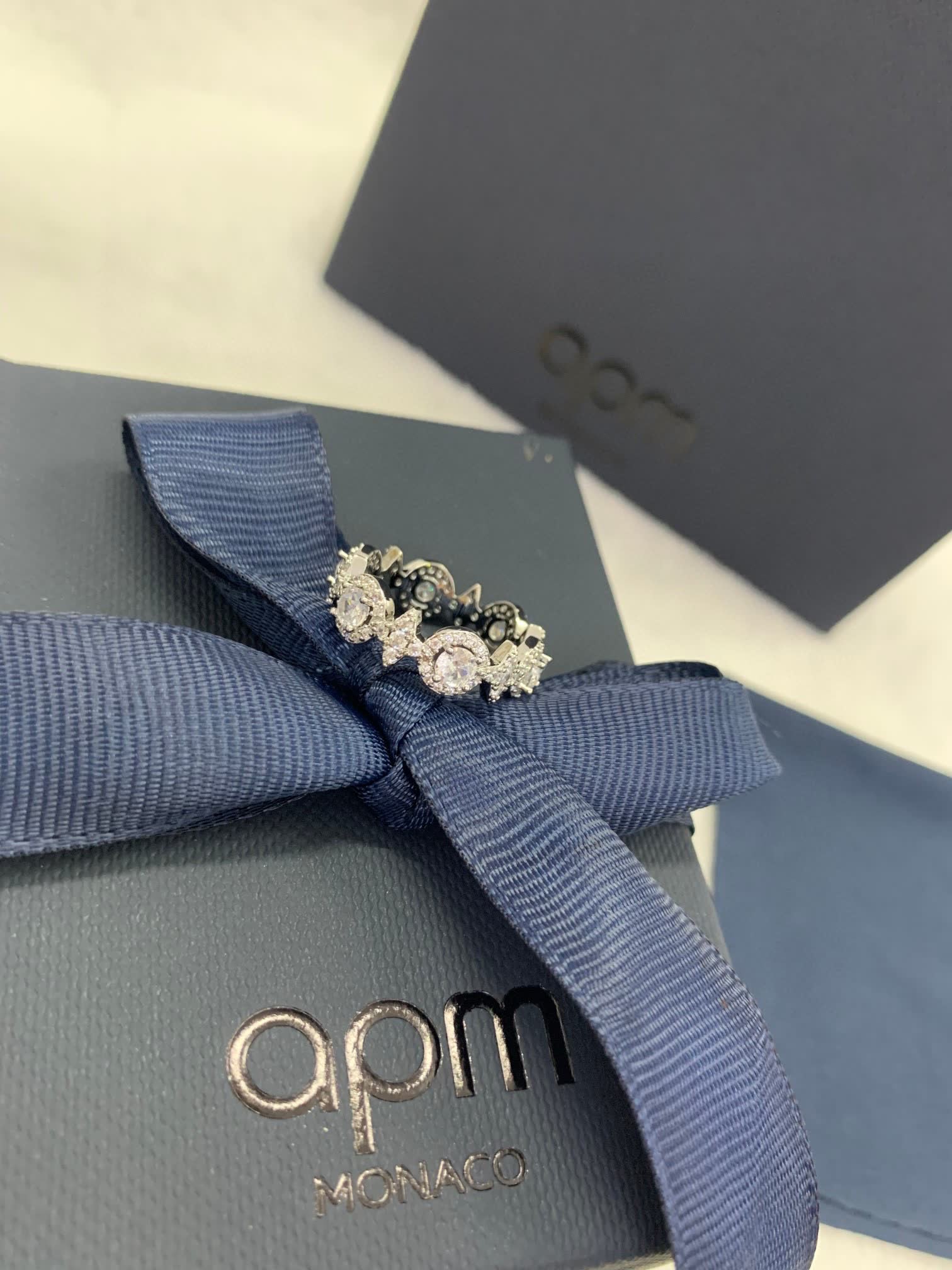 APM Monaco Elegant Diamond Ring